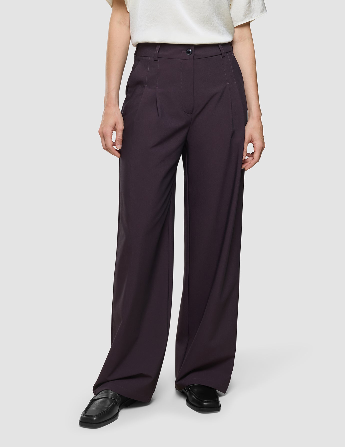 Avira Suit Wide Burgundy Berry